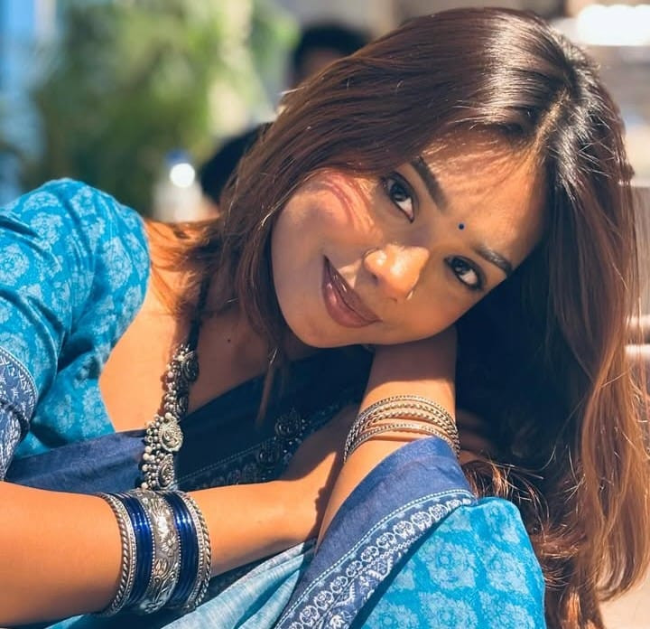 কাকিমার মেয়ে ঐশী